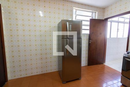 Apartamento para alugar com 100m², 2 quartos e sem vagaCozinha 