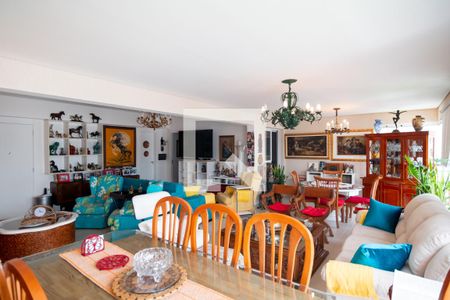 Apartamento à venda com 213m², 4 quartos e 4 vagasVaranda