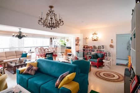 Apartamento à venda com 213m², 4 quartos e 4 vagasSala