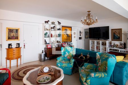 Apartamento à venda com 213m², 4 quartos e 4 vagasSala