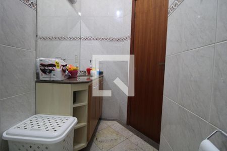 Casa à venda com 97m², 3 quartos e 2 vagasBanheiro comum