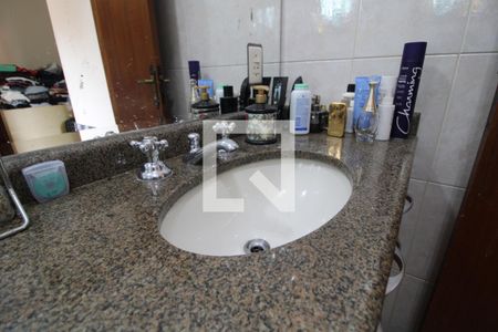Casa à venda com 97m², 3 quartos e 2 vagasPia banheiro da suíte