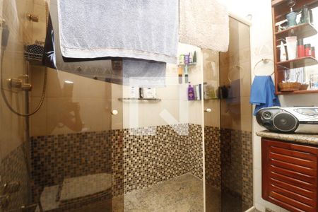 Casa à venda com 360m², 3 quartos e 4 vagasBanheiro da Suíte