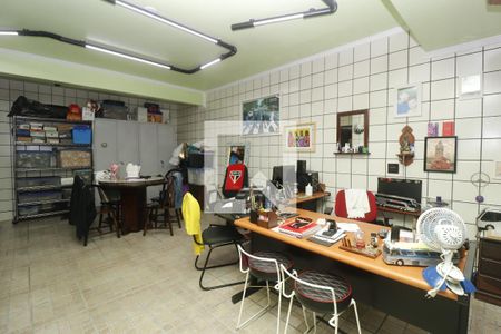 Casa à venda com 360m², 3 quartos e 4 vagasSalão ou escritório