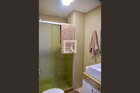 Apartamento à venda com 71m², 3 quartos e 1 vaga Apartamento à venda com 71m², 3 quartos e 1 vagaBanheiro social