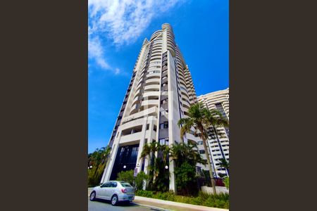 Apartamento à venda com 71m², 3 quartos e 1 vaga Apartamento à venda com 71m², 3 quartos e 1 vagaFachada