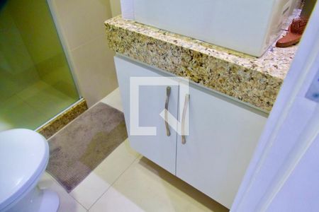 Apartamento à venda com 71m², 3 quartos e 1 vaga Apartamento à venda com 71m², 3 quartos e 1 vagaBanheiro social