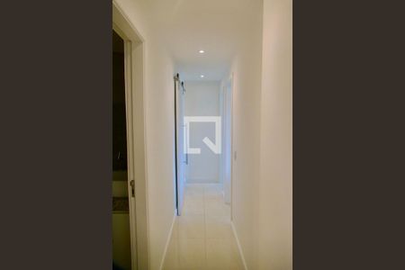 Corredor  de apartamento à venda com 3 quartos, 71m² em Barra da Tijuca, Rio de Janeiro