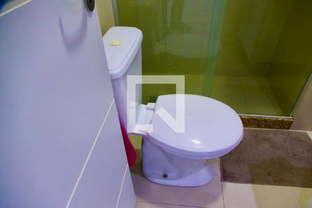 Apartamento à venda com 71m², 3 quartos e 1 vaga Apartamento à venda com 71m², 3 quartos e 1 vagaBanheiro social