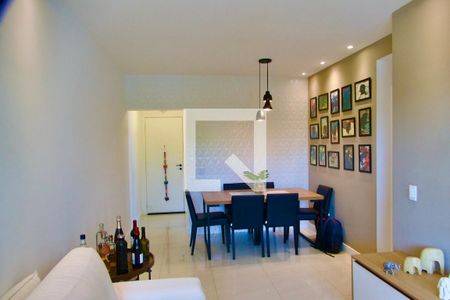 Sala  de apartamento à venda com 3 quartos, 71m² em Barra da Tijuca, Rio de Janeiro