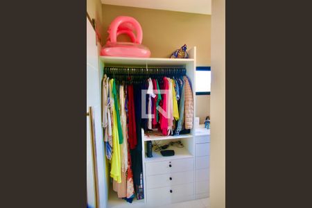 Apartamento à venda com 71m², 3 quartos e 1 vaga Apartamento à venda com 71m², 3 quartos e 1 vagaSuíte closet