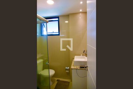 Apartamento à venda com 71m², 3 quartos e 1 vaga Apartamento à venda com 71m², 3 quartos e 1 vagaSuíte banheiro