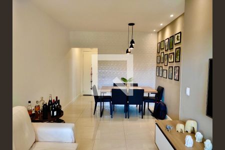 Sala  de apartamento à venda com 3 quartos, 71m² em Barra da Tijuca, Rio de Janeiro