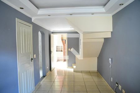 Sala de casa de condomínio para alugar com 2 quartos, 67m² em Jardim Petropolis, Cotia