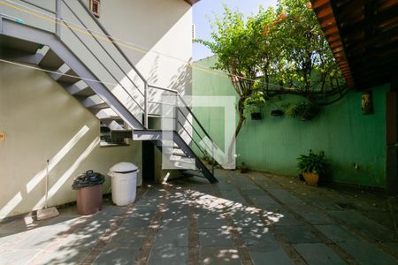 Casa à venda com 249m², 4 quartos e 2 vagasQuintal