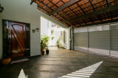 Casa à venda com 249m², 4 quartos e 2 vagasGaragem