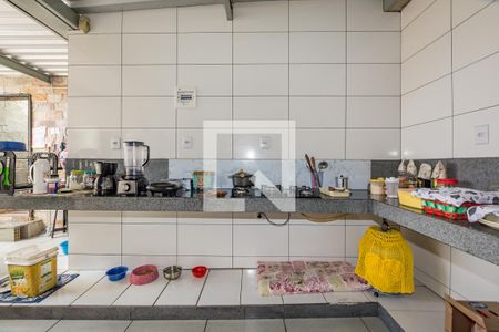 Casa à venda com 350m², 2 quartos e 1 vaga Casa à venda com 350m², 2 quartos e 1 vagaCozinha