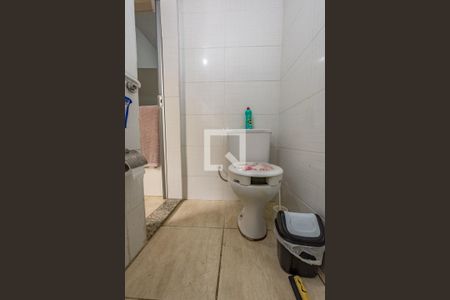 Casa à venda com 350m², 2 quartos e 1 vaga Casa à venda com 350m², 2 quartos e 1 vagaBanheiro