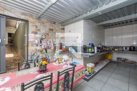 Casa à venda com 350m², 2 quartos e 1 vaga Casa à venda com 350m², 2 quartos e 1 vagaVaranda da Sala