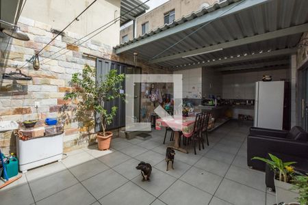 Casa à venda com 350m², 2 quartos e 1 vaga Casa à venda com 350m², 2 quartos e 1 vagaVaranda da Sala