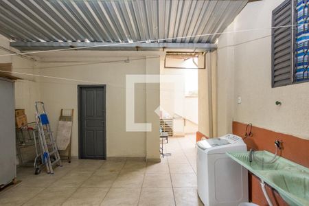 Casa à venda com 350m², 2 quartos e 1 vaga Casa à venda com 350m², 2 quartos e 1 vagaCasa 3
