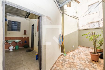 Casa à venda com 350m², 2 quartos e 1 vaga Casa à venda com 350m², 2 quartos e 1 vagaCasa 3