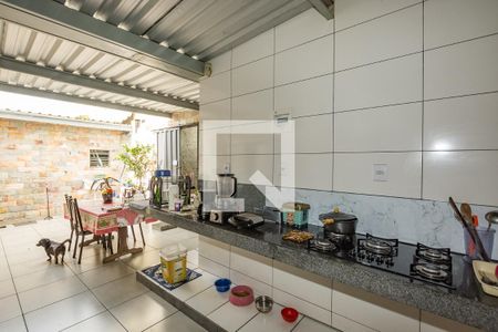 Casa à venda com 350m², 2 quartos e 1 vaga Casa à venda com 350m², 2 quartos e 1 vagaCozinha