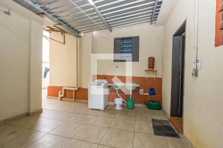 Casa à venda com 350m², 2 quartos e 1 vaga Casa à venda com 350m², 2 quartos e 1 vagaCasa 3