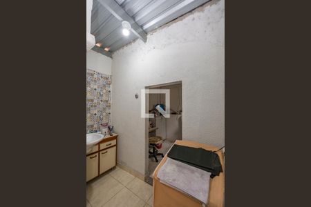 Casa à venda com 350m², 2 quartos e 1 vaga Casa à venda com 350m², 2 quartos e 1 vagaBanheiro