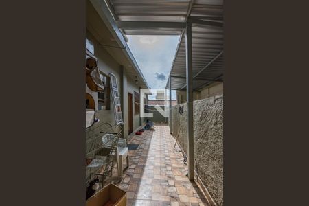 Casa à venda com 350m², 2 quartos e 1 vaga Casa à venda com 350m², 2 quartos e 1 vagaÁrea externa Casa 2