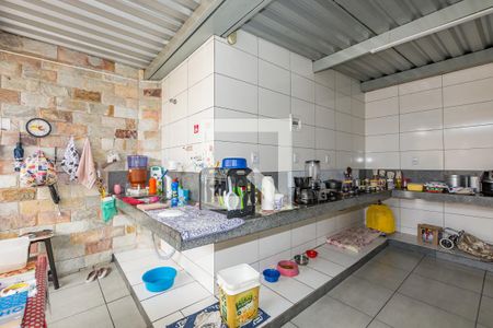 Casa à venda com 350m², 2 quartos e 1 vaga Casa à venda com 350m², 2 quartos e 1 vagaCozinha