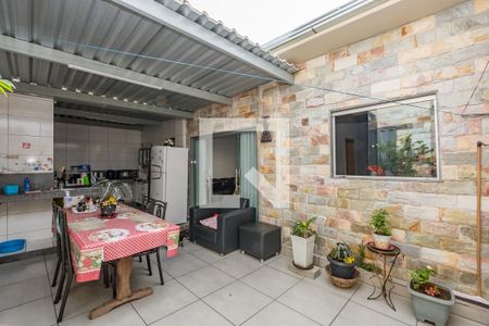 Casa à venda com 350m², 2 quartos e 1 vaga Casa à venda com 350m², 2 quartos e 1 vagaVaranda da Sala