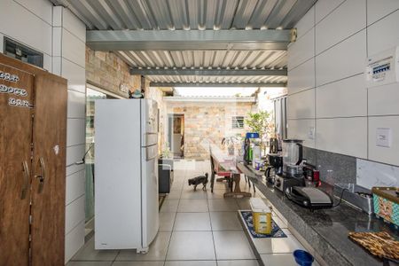 Casa à venda com 350m², 2 quartos e 1 vaga Casa à venda com 350m², 2 quartos e 1 vagaCozinha