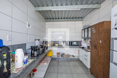 Casa à venda com 350m², 2 quartos e 1 vaga Casa à venda com 350m², 2 quartos e 1 vagaCozinha