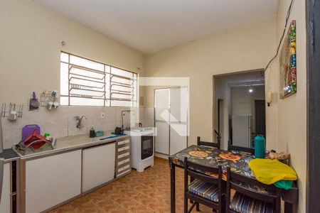 Casa à venda com 350m², 2 quartos e 1 vaga Casa à venda com 350m², 2 quartos e 1 vagaCasa 3