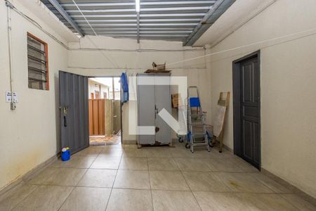 Casa à venda com 350m², 2 quartos e 1 vaga Casa à venda com 350m², 2 quartos e 1 vagaCasa 3