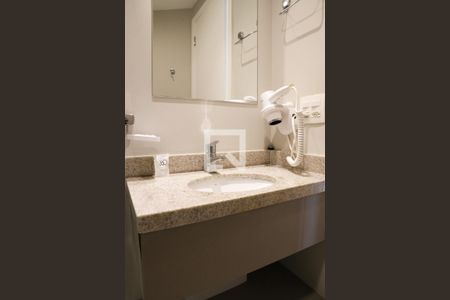 Banheiro de kitnet/studio à venda com 1 quarto, 23m² em Centro, São Paulo