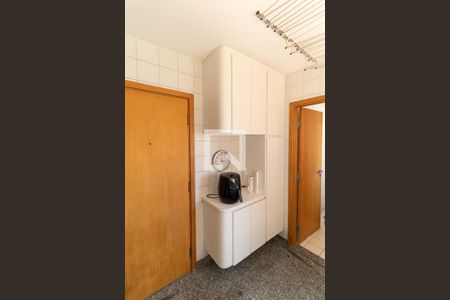 Apartamento à venda com 148m², 3 quartos e 3 vagas Apartamento à venda com 148m², 3 quartos e 3 vagasÁrea de Serviço