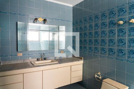 Casa para alugar com 560m², 4 quartos e 3 vagasBanheiro da Suíte 2