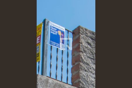 Casa à venda com 102m², 3 quartos e 2 vagas Casa à venda com 102m², 3 quartos e 2 vagasPlaca