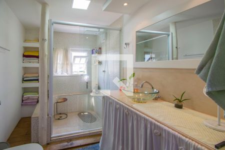 Casa à venda com 102m², 3 quartos e 2 vagas Casa à venda com 102m², 3 quartos e 2 vagasBanheiro