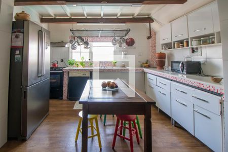 Casa à venda com 102m², 3 quartos e 2 vagas Casa à venda com 102m², 3 quartos e 2 vagasCozinha