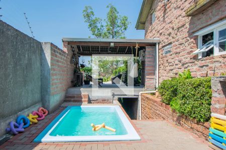 Casa à venda com 102m², 3 quartos e 2 vagas Casa à venda com 102m², 3 quartos e 2 vagasPiscina