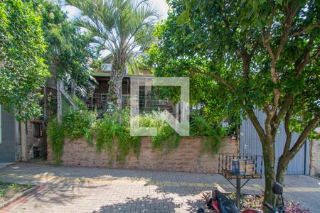 Casa à venda com 102m², 3 quartos e 2 vagas Casa à venda com 102m², 3 quartos e 2 vagasFachada