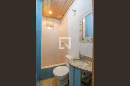 Casa à venda com 102m², 3 quartos e 2 vagas Casa à venda com 102m², 3 quartos e 2 vagasBanheiro de serviço