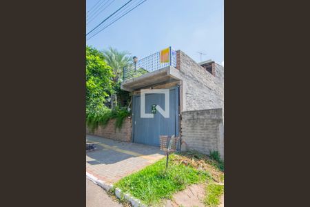 Casa à venda com 102m², 3 quartos e 2 vagas Casa à venda com 102m², 3 quartos e 2 vagasFachada