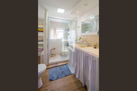 Casa à venda com 102m², 3 quartos e 2 vagas Casa à venda com 102m², 3 quartos e 2 vagasBanheiro