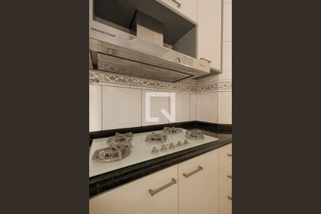 Casa de condomínio à venda com 240m², 4 quartos e 3 vagas Casa de condomínio à venda com 240m², 4 quartos e 3 vagasCozinha