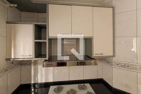 Casa de condomínio à venda com 240m², 4 quartos e 3 vagas Casa de condomínio à venda com 240m², 4 quartos e 3 vagasCozinha