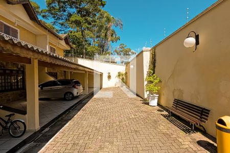 Casa de condomínio à venda com 240m², 4 quartos e 3 vagas Casa de condomínio à venda com 240m², 4 quartos e 3 vagasÁrea comum